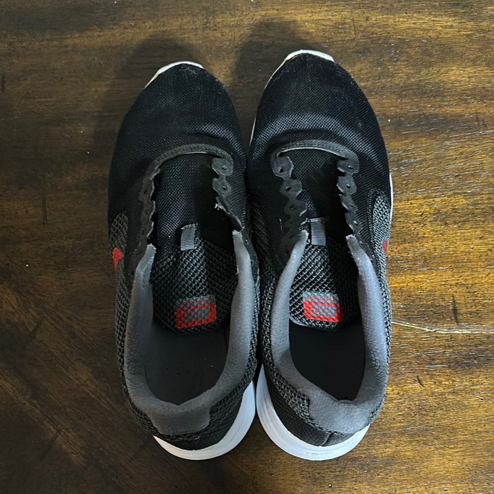 Nike Men's Black and Red Running Shoes